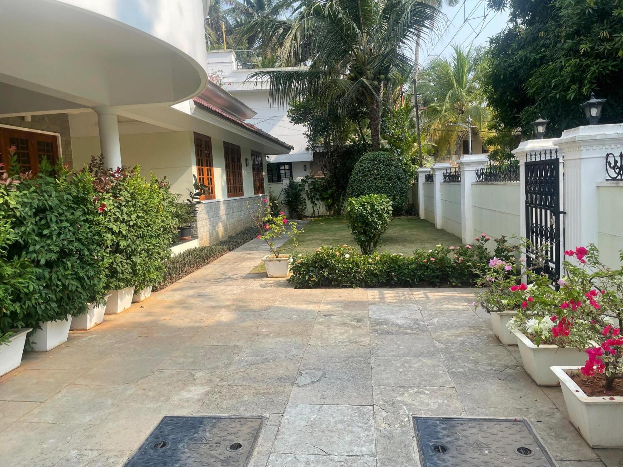 Pinky'S Villa Thiruvananthapuram Eksteriør bilde